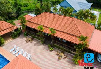 Elite Villa / Resort Kamala - Sleeps up to 25 has Balcony rooms