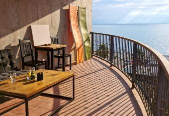 Batumi-Gonio First line Apartment has Balcony rooms