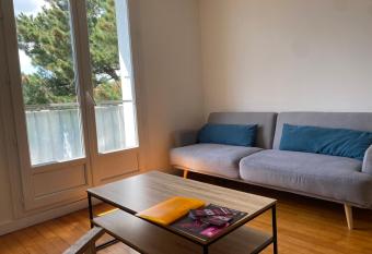 Spacieux - lumineux - 3 couchages - Quimper centre has Balcony rooms