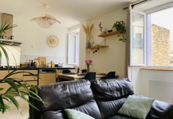   merveillez-vous en Ard  che allows 18 year olds to book a room