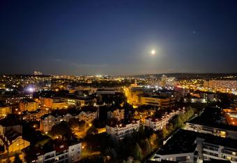 Premium Apartament 156 allows 18 year olds to book a room