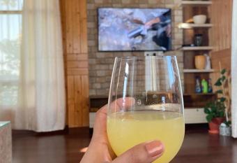 The Attic Retreat has Smoking/Balcony rooms