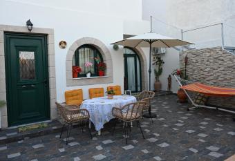 Anthias Beach Home allows 18 year olds to book a room