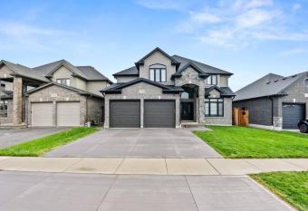 Luxury 5 Bedroom with 2 Masters in North London allows 18 year olds to book a room