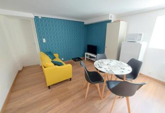    Appart 3 - Lun  ville centre    allows 18 year olds to book a room