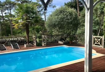 Villa Pyla, Abatilles avec piscine et vue for  t has Balcony rooms
