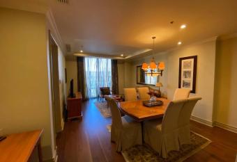 Sandton Michelangelo Towers luxury Penthouse has rooms with a private hot tub