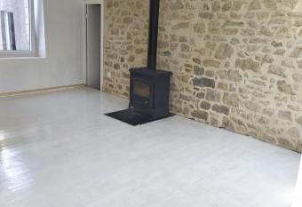 AR MILIN allows 18 year olds to book a room