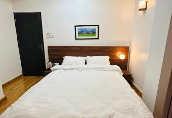 Ivanna stay allows 18 year olds to book a room