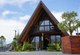 Villa Celo has rooms with a private hot tub