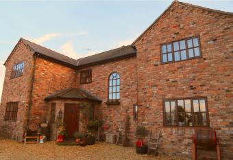 Bumbleberry Cottage allows 18 year olds to book a room