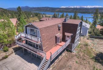 117 - Oso Grande Lodge has Balcony rooms