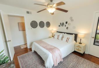 Centrally Located 2br Overton Square Unit 1 Fast Wifi Free Parking Yes Pets has Balcony rooms