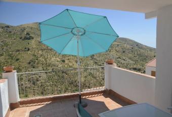 Casa Eckhoff Polopos- Underbar utsikt allows 18 year olds to book a room