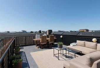Oslo Rooftop luxury has Balcony rooms