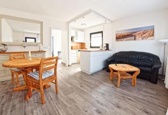 Mein Strand Apartment has Balcony rooms