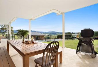 Waterfall Rest has Balcony rooms