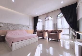 PPhouse Boutique House Phuket Town has Balcony rooms