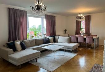 Grand villa with great location! has Balcony rooms