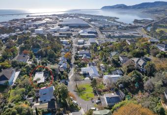 Haven Vista Cottage has Balcony rooms