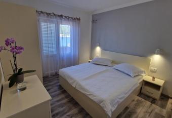 Miljenko&Miljenka has Balcony rooms