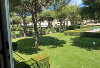 Relax Apartment Marina di Bibbona has Balcony rooms