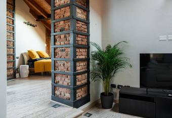 LOFT sotto le stelle allows 18 year olds to book a room