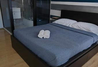 White house has Balcony rooms