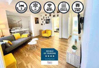 Grand Appart avec terrasse - centre d   pernay has Balcony rooms