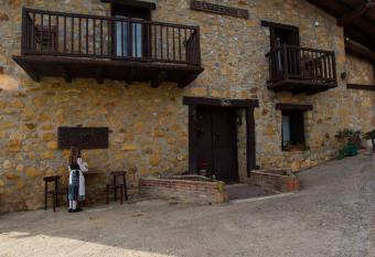 Caser  o Larrabide has Balcony rooms