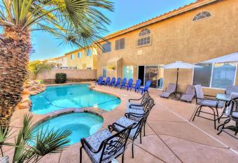 #24Villa w/Pool&Spa: mins to LVStrip/Green Valley allows 18 year olds to book a room