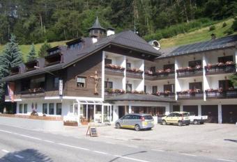 Ahrntalerhof has Balcony rooms