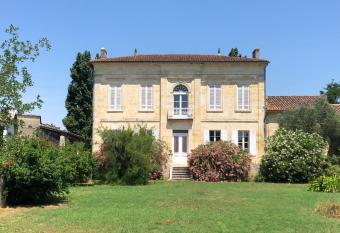 Clos de Bertinat has Balcony rooms