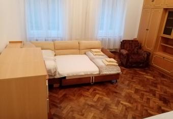 Beds for Exit 2023 - only groups of 4 people for 4 nights allows 18 year olds to book a room