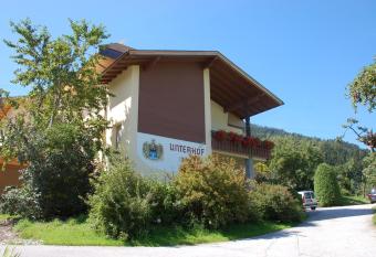 Pension Unterhof has Balcony rooms