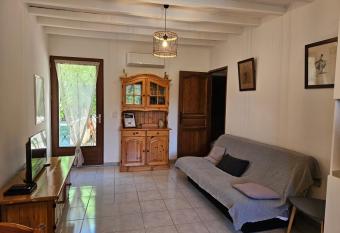 Les oliviers allows 18 year olds to book a room