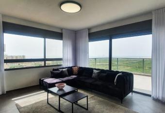 Sea & Fun luxury Apartment has Balcony rooms