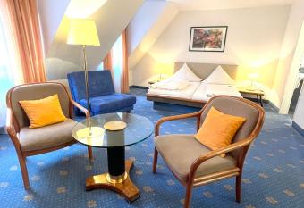 Rebgarten Hotel Schulgasse allows 18 year olds to book a room