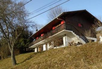Bernex(74) Appartement 4 personnes dans chalet vue imprenable has Balcony rooms
