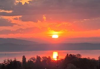 Lake View See & Bergsicht free parking allows 18 year olds to book a room