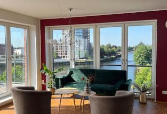Penthouse-Wohnung mit Flussblick has Balcony rooms