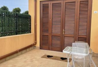 Casa vacanza la tonnara allows 18 year olds to book a room