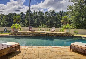 The Rezort-Ideal For Exclusive Events Feat. Pool, Gym, Fire Pit & More! has Balcony rooms