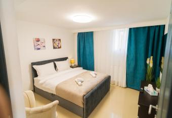 NDL Apartments Hotel has rooms with a private hot tub