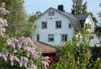 Pensionat Grisslehamn allows 18 year olds to book a room