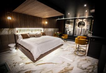   lixir allows 18 year olds to book a room