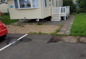 Caravan 7.5 berth has Balcony rooms