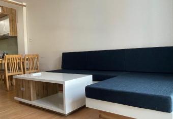 KIM HOUSE has Balcony rooms