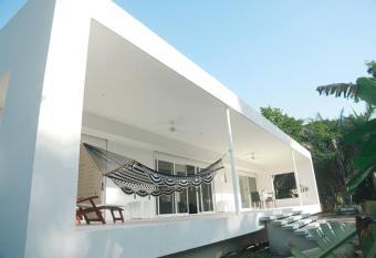 Casa Blanca Jard  n del Para  so has Balcony rooms