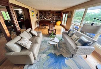 Water Front House in Eastport has Balcony rooms